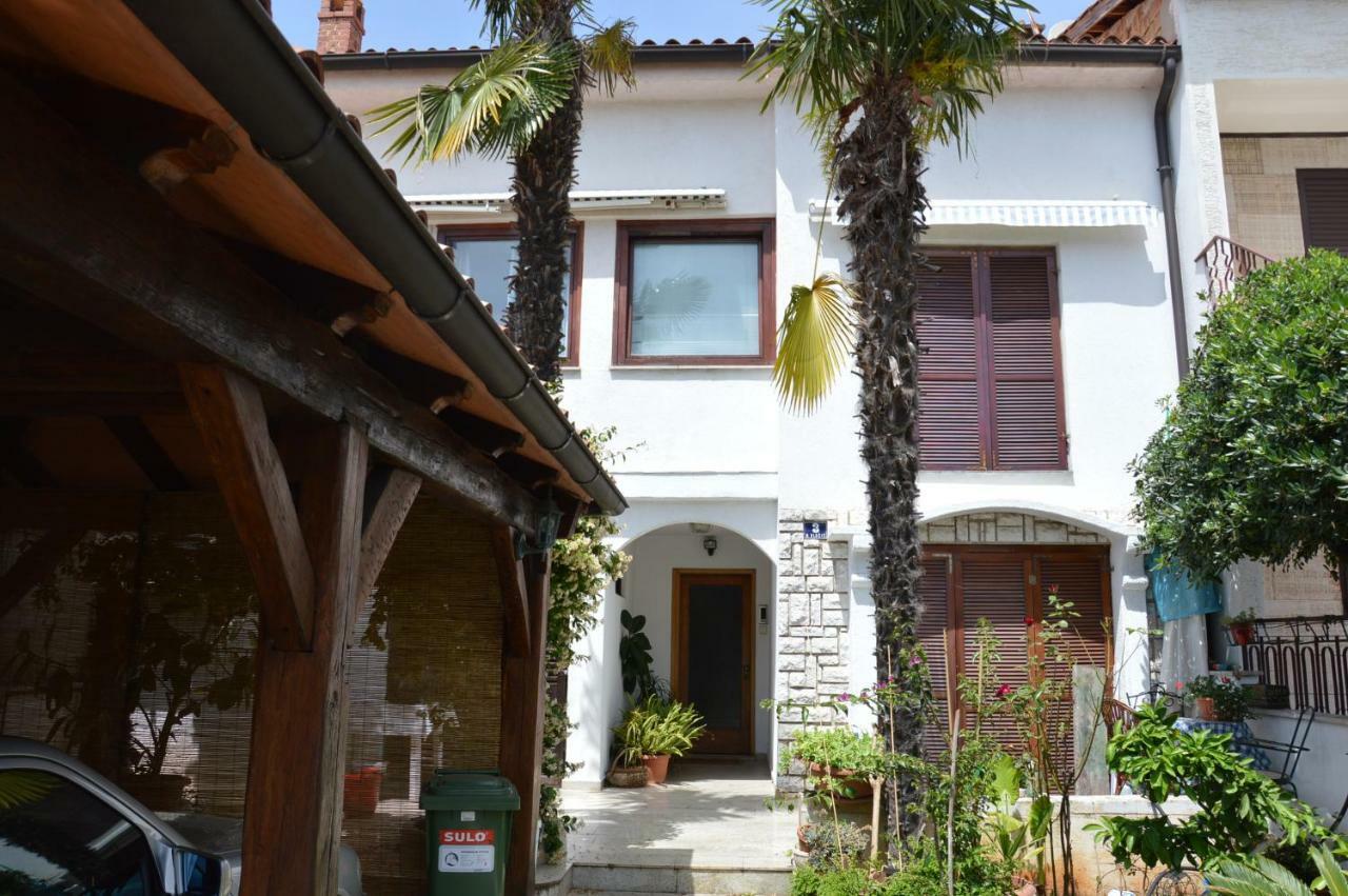 Apartamento Hous Mira Poreč Exterior foto